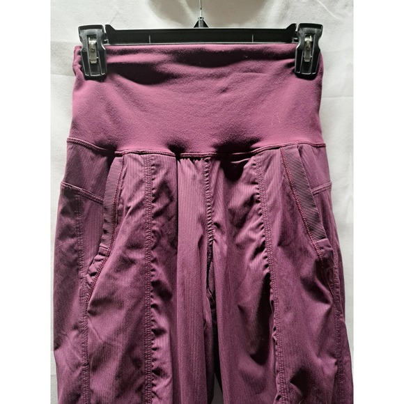Lululemon Plum Flux Crop joggers leggings pockets 2 - Picture 4 of 6